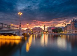 Widok na most i wyspę Riddarholmen w Sztokholmie