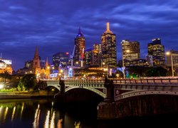 Most, Princes Bridge, Rzeka Yarra, Domy, Wieżowce, Wieczór, Melbourne, Australia