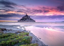 Widok na Opactwo św Michała Archanioła na wyspie Mont Saint Michel