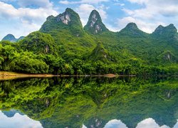 Chiny, Powiat Yangshuo, Rzeka Gui Jiang, Góry, Las, Odbicie
