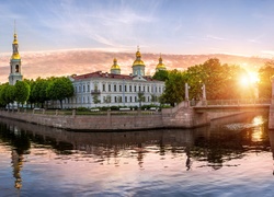 Widok na Sobór św. Mikołaja i Objawienia Pańskiego z kanału Kryukowskiego