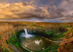 Skały, Chmury, Wodospad, Palouse Falls, Rzeka, Palouse River, Stan, Waszyngton, Stany Zjednoczone