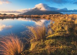 Widok na wulkan Egmont w Nowej Zelandii