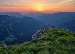 Góry, Zachód słońca, Trawa, Skały