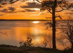 Widok na zachód słońca nad Morzem Bałtyckim