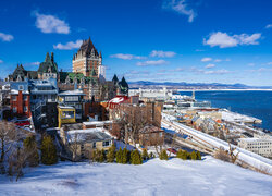 Widok na Zamek Frontenac w mieście Quebec zimową porą