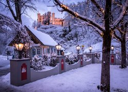 Widok na zamek Hohenschwangau w Bawarii