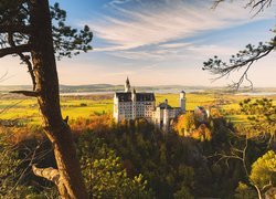 Widok na zamek Neuschwanstein w Bawarii