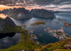 Góry, Lofoty, Wioska Reine, Wioska Hamnoy, Morze Norweskie, Norwegia