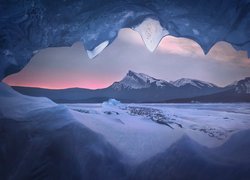 Zima, Góry, Canadian Rockies, Zamarznięte, Jezioro, Abraham Lake, Lód, Jaskinia, Lodowa, Alberta, Kanada