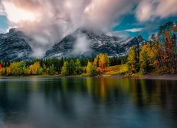 Góry, Jezioro, Kolorowe, Drzewa, Jesień, Chmury