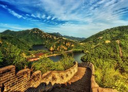 Widok z Wielkiego Muru Chińskiego na góry