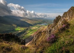 Walia, Dolina Nantlle Valley, Park Narodowy Snowdonia, Góry, Szczyt Mynydd Mawr, Rośliny, Dolina, Chmury