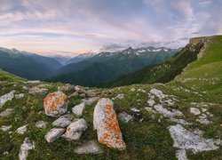 Widok ze szczytu na góry