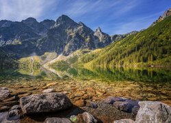 Widok znad Morskiego Oka na Tatry