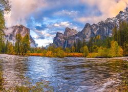Park Narodowy Yosemite, Jesień, Rzeka, Merced River, Góry, Sierra Nevada, Drzewa, Kalifornia, Stany Zjednoczone