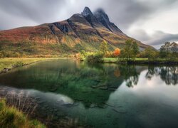Norwegia, Góry, Góra, Mount Otertind, Rzeka, Drzewa, Chmury