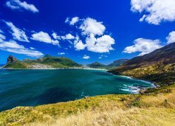 Widok znad zatoki na miasteczko Hout Bay