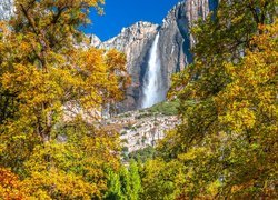 Park Narodowy Yosemite, Góry, Wodospad, Upper Yosemite Falls, Drzewa, Jesień, Kalifornia, Stany Zjednoczone