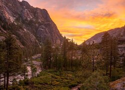 Park Narodowy Yosemite, Rzeka Tuolumne, Góry, Skały, Drzewa, Wielki Kanion Tuolumne, Zachód słońca, Kalifornia, Stany Zjednoczone