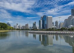 Jezioro, Benjakitti Lake, Wieżowce, Drzewa, Bangkok, Tajlandia