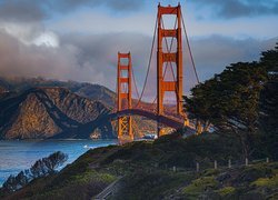 Wiszący most Golden Gate Bridge nad cieśniną Golden Gate