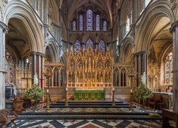 Wnętrze anglikańskiej gotyckiej katedry w Ely