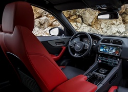 Wnętrze samochodu Jaguar F-Pace rocznik 2017