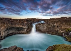 Islandia, Rzeka Skjálfandafljót, Wodospad Aldeyjarfoss, Skały