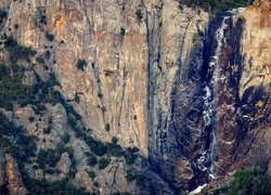 Stany Zjednoczone, Kalifornia, Park Narodowy Yosemite, Góry, Skały
 Wodospad Bridalveil Falls