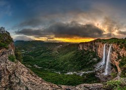 Zachód słońca, Chmury, Skały, Dolina, Wodospad, Cascate di Lequarci, Ulassai, Włochy