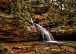 Stany Zjednoczone, Stan Ohio, Park stanowy Hocking Hills, Wodospad Cedar Falls, Skały