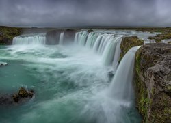 Wodospad Godafoss, Rzeka Skjalfandafljot, Skały, Islandia