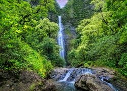 Wodospad Hanakapiai Falls na hawajskiej wyspie Kauai