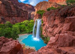 Wodospad, Havasu Falls, Skały, Drzewa, Park Narodowy Wielkiego Kanionu, Arizona, Stany Zjednoczone