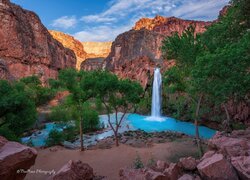Wodospad, Havasu Falls, Rzeka, Havasu Creek, Góry, Park Narodowy Wielkiego Kanionu, Arizona, Stany Zjednoczone, Kanion, Drzewa, Skały