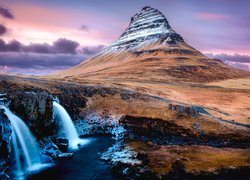 Ośnieżony, Szczyt, Góra Kirkjufell, Wodospad Kirkjufellsfoss, Rzeka, Półwysep Snaefellsnes, Islandia
