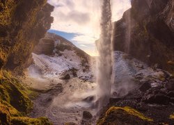 Omszone, Skały, Wodospad Kvernufoss, Islandia