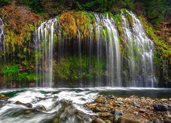 Wodospad Mossbrae Falls w Kalifornii