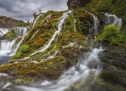 Islandia, Dolina Gjain, Jesień, Wodospad, Rzeka, Omszałe, Skały