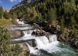 Wodospad, Kaskada, Rzeka, Arazas Rio, Dolina Ordesy, Park Narodowy Ordesa y Monte Perdido, Piereneje, Hiszpania