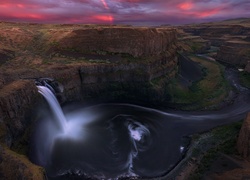 Stany Zjednoczone, Stan Waszyngton, Wyżyna Kolumbii, Wodospad Palouse Falls, Rzeka Palouse River, Skały