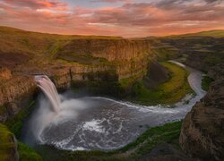 Stany Zjednoczone, Stan Waszyngton, Wyżyna Kolumbii, Wodospad, Palouse Falls, Rzeka, Palouse River, Skały, Chmury