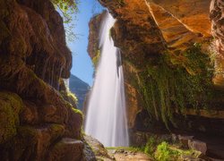 Omszone, Skały, Wodospad, Salt daigua del Tenes, Rośliny, Sant Quirze Safaja, Prowincja Barcelona, Hiszpania