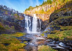 Skały, Wodospad, Skjervsfossen Waterfall, Rzeka, Rośliny, Chmury, Drzewa, Granvin, Norwegia