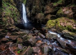 Wodospad Stanley Force, Kamienie, Skały, Wąwóz Stanley Ghyll, Miejscowość Eskdale, Hrabstwo Kumbria, Anglia