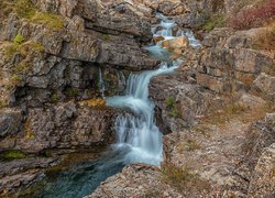 Stany Zjednoczone, Stan Montana, Park Narodowy Glacier, Skały, Wodospad, Swiftcurrent Falls