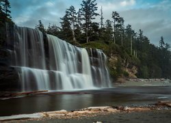 Wodospad Tsusiat w Kanadzie