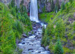 Wodospad Tumalo Falls na rzece Tumalo Creek w Oregonie