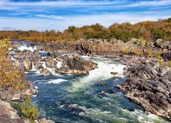 Stany Zjednoczone, Stan Maryland, Wodospady Great Falls, Rzeka Potomak, Jesień, Skały